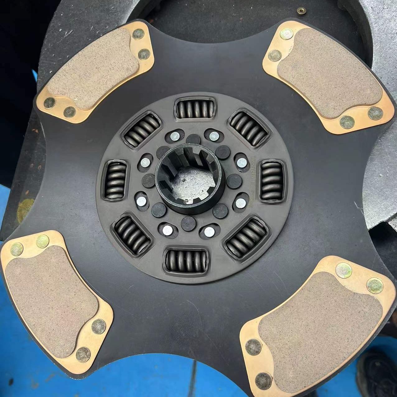 Wholesale350mm Clutch Disc Truck Parts Clutch Cover Clutch Pressure Plate